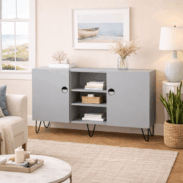 Maßgefertigtes niedriges Sideboard auf Füßen