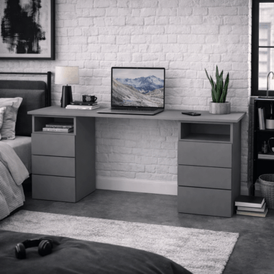 Bureau sur mesure avec quatre tiroirs