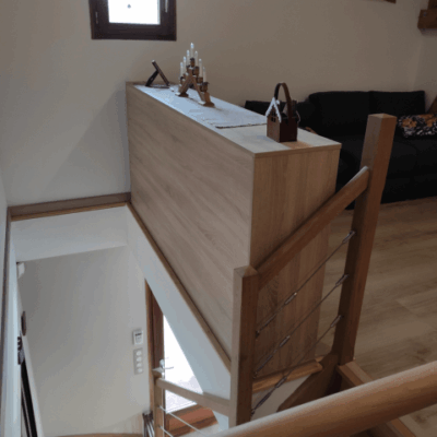 Rückseite des Möbelstücks sichtbar