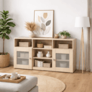 Maßgefertigte Kommode mit Glasvitrinen und Glastüren